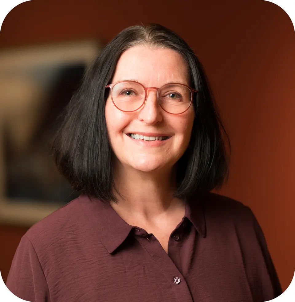 Angela Lauter.jpg